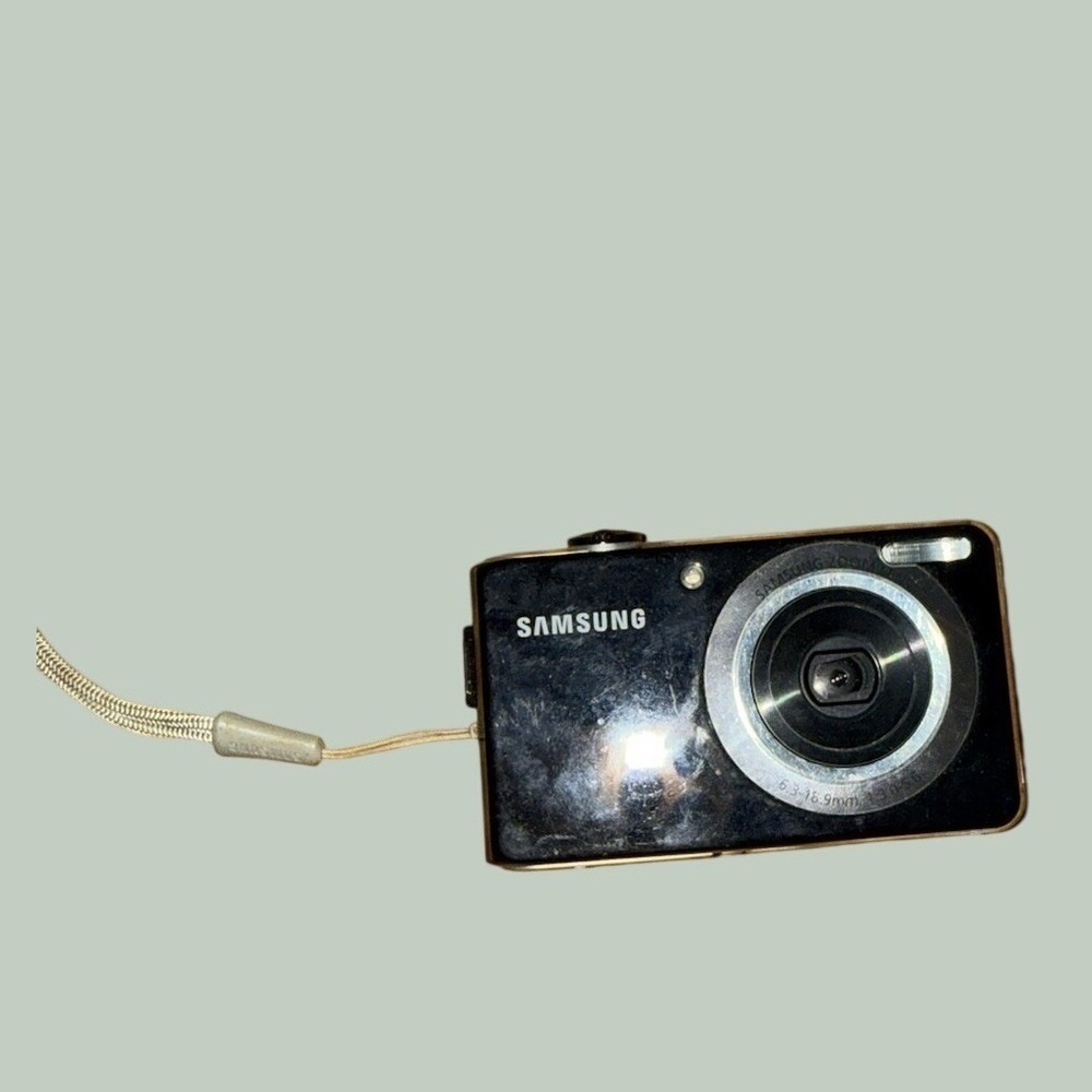 Samsung PL100 EC-PL100 12.2MP Compact Digital Camera W/ Battery No Charger or SD